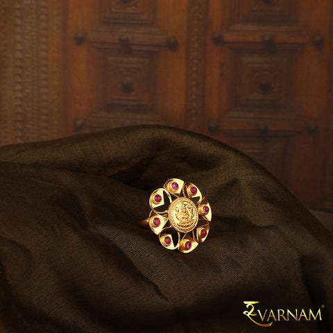 22 Karat Gold Ring With Kasu Work & Cabachon Rubies